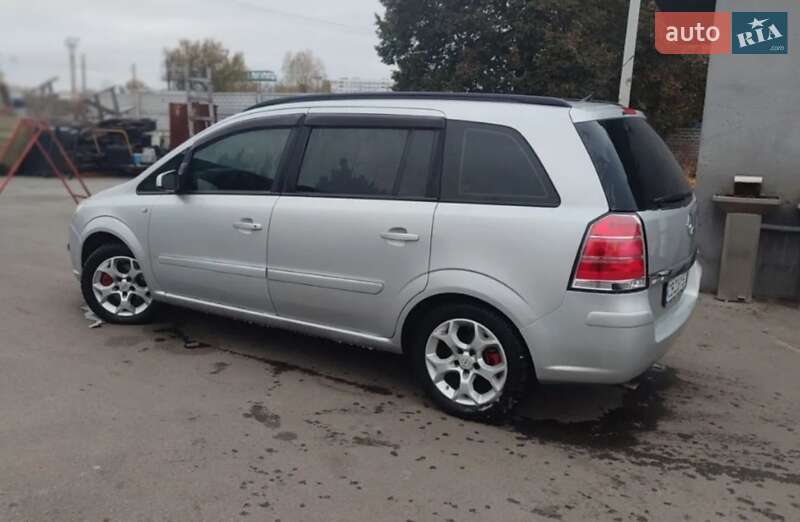 Минивэн Opel Zafira 2005 в Чернигове