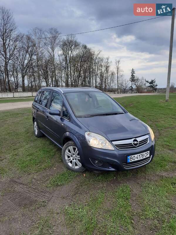 Минивэн Opel Zafira 2009 в Тернополе