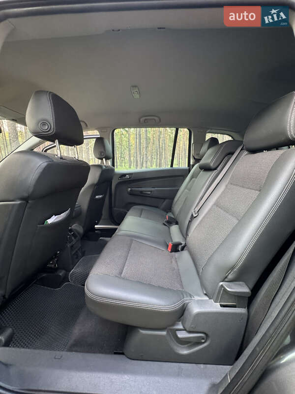 Минивэн Opel Zafira 2010 в Сумах