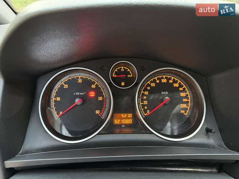 Минивэн Opel Zafira 2010 в Сумах