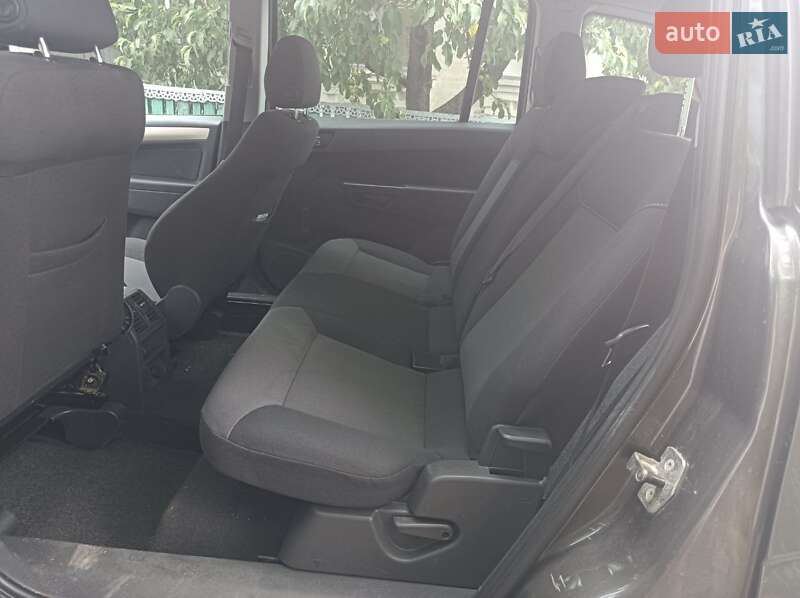 Минивэн Opel Zafira 2008 в Ракитном