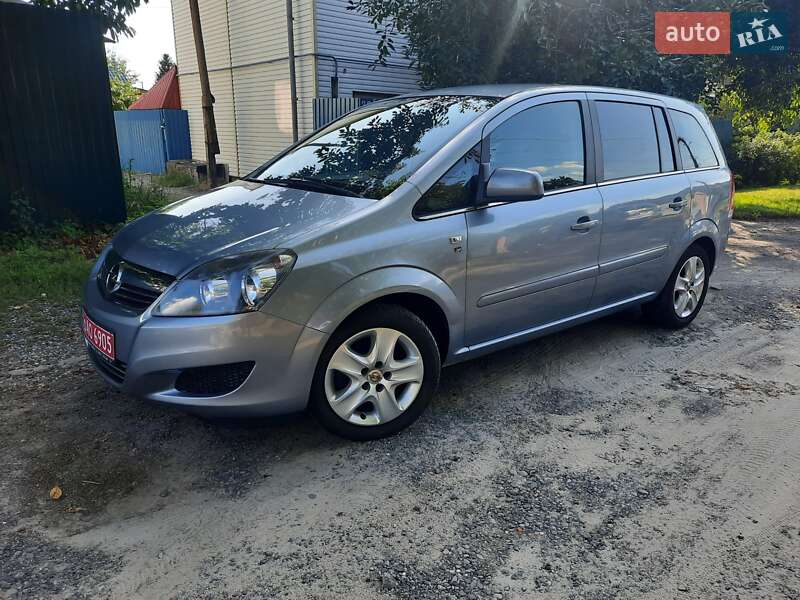 Минивэн Opel Zafira 2010 в Полтаве