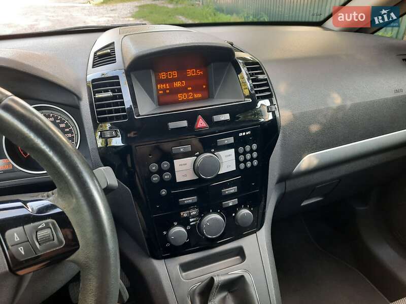Минивэн Opel Zafira 2010 в Полтаве