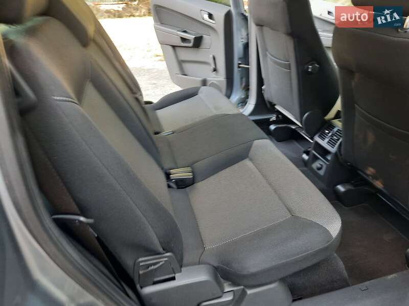 Минивэн Opel Zafira 2010 в Полтаве