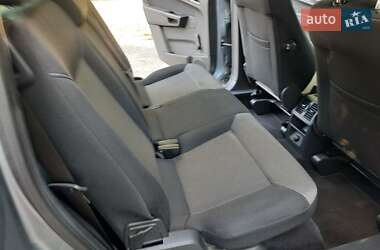 Мінівен Opel Zafira 2010 в 