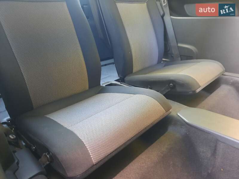 Минивэн Opel Zafira 2010 в Полтаве