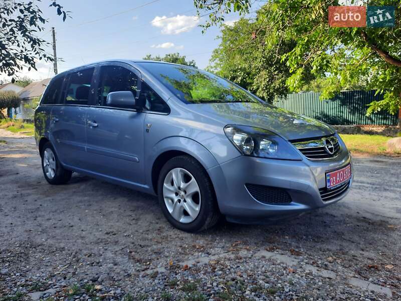 Минивэн Opel Zafira 2010 в Полтаве