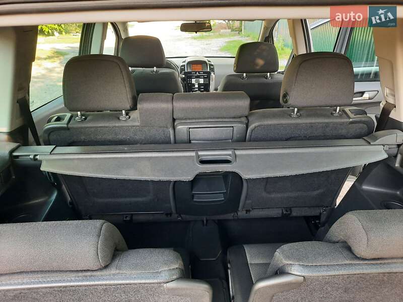 Минивэн Opel Zafira 2010 в Полтаве