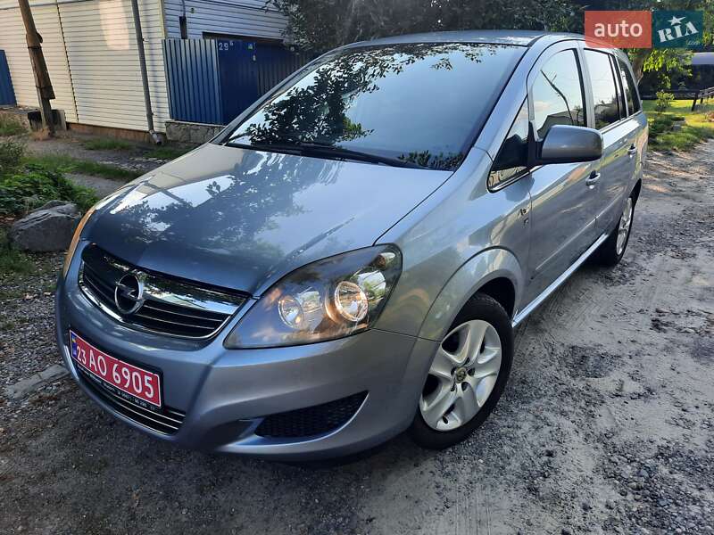 Минивэн Opel Zafira 2010 в Полтаве