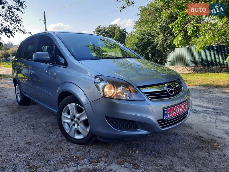 Минивэн Opel Zafira 2010 в Полтаве