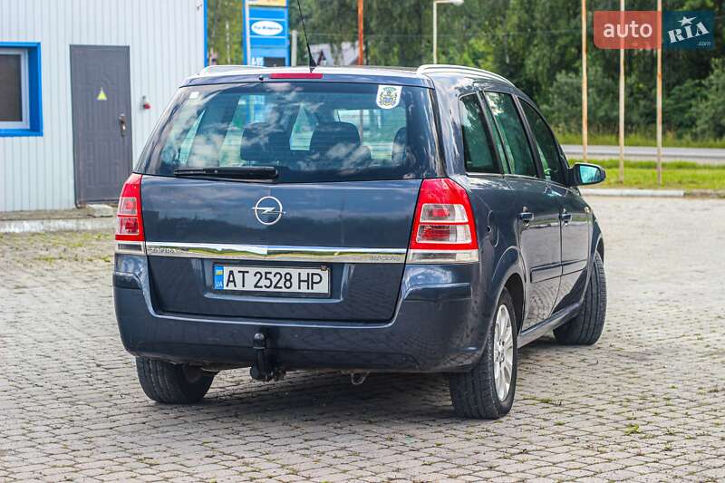 Минивэн Opel Zafira 2008 в Надворной