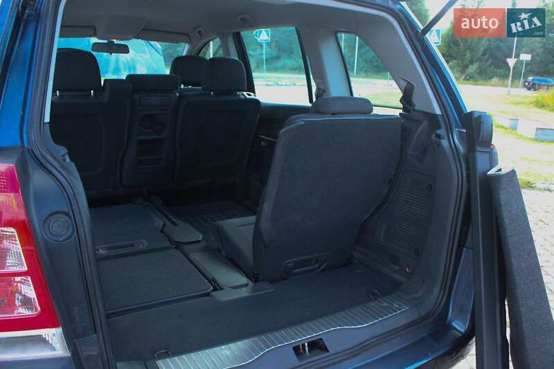 Минивэн Opel Zafira 2008 в Надворной