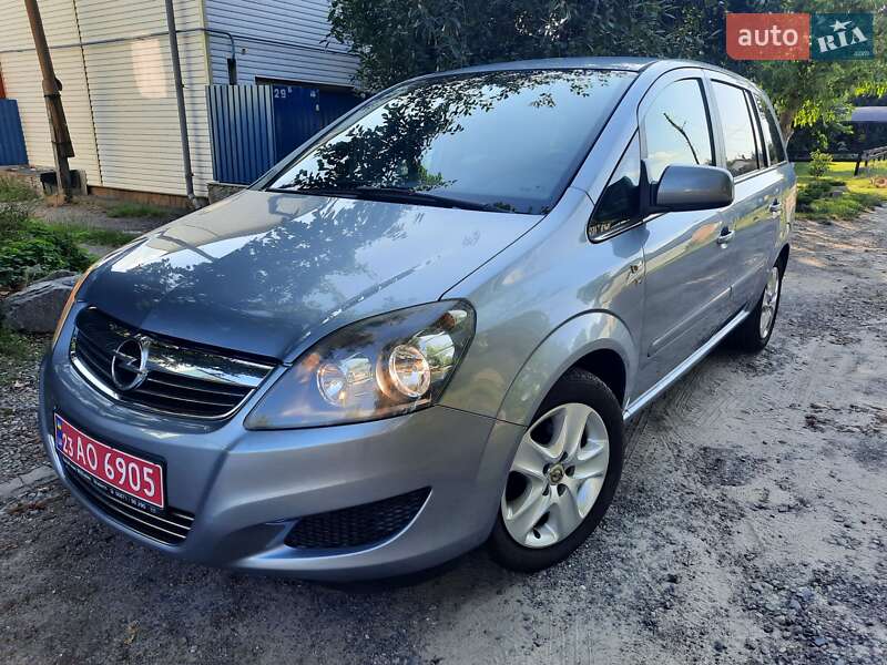 Минивэн Opel Zafira 2010 в Полтаве