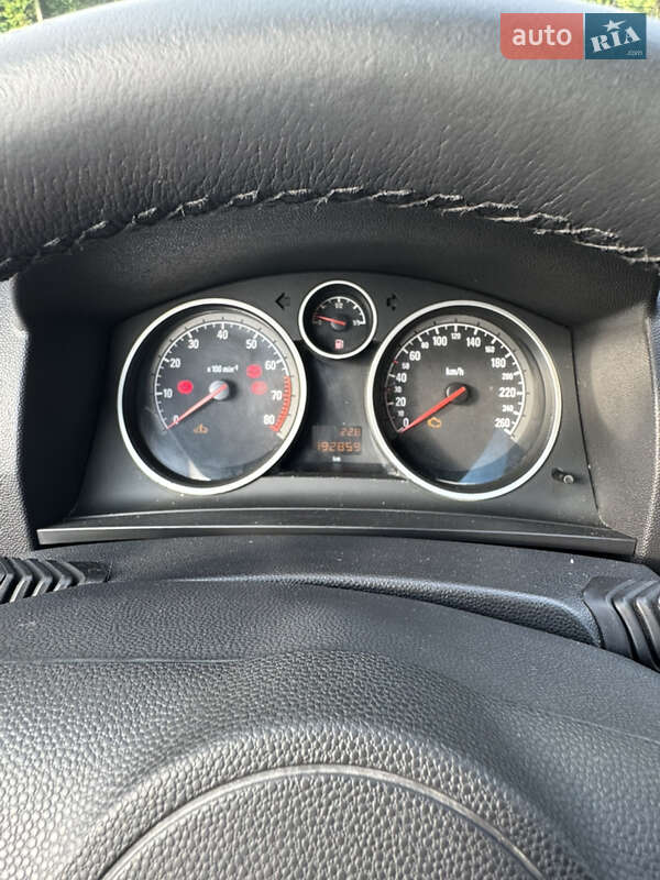 Минивэн Opel Zafira 2008 в Луцке