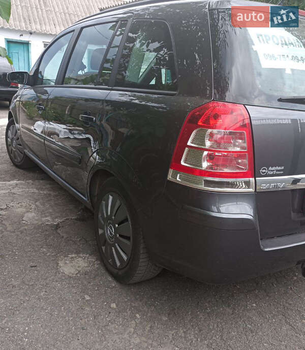 Минивэн Opel Zafira 2008 в Ракитном