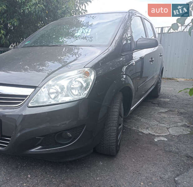 Минивэн Opel Zafira 2008 в Ракитном