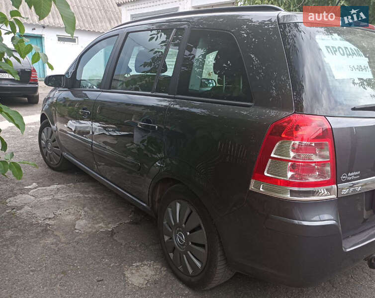 Минивэн Opel Zafira 2008 в Ракитном