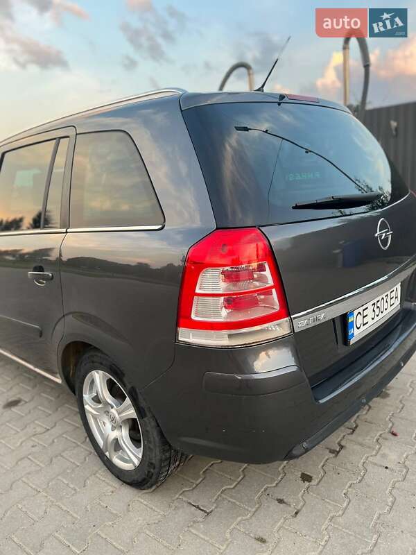 Минивэн Opel Zafira 2009 в Каменке
