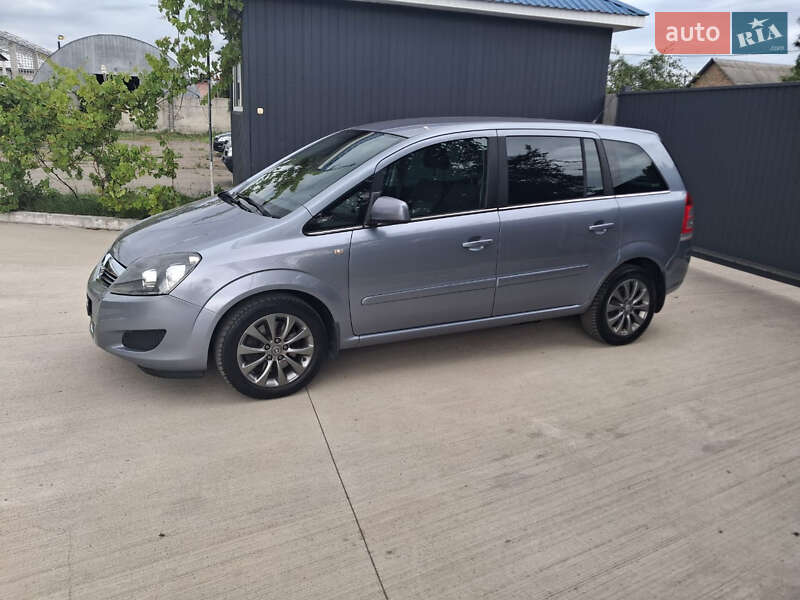 Мінівен Opel Zafira 2010 в Чернігові