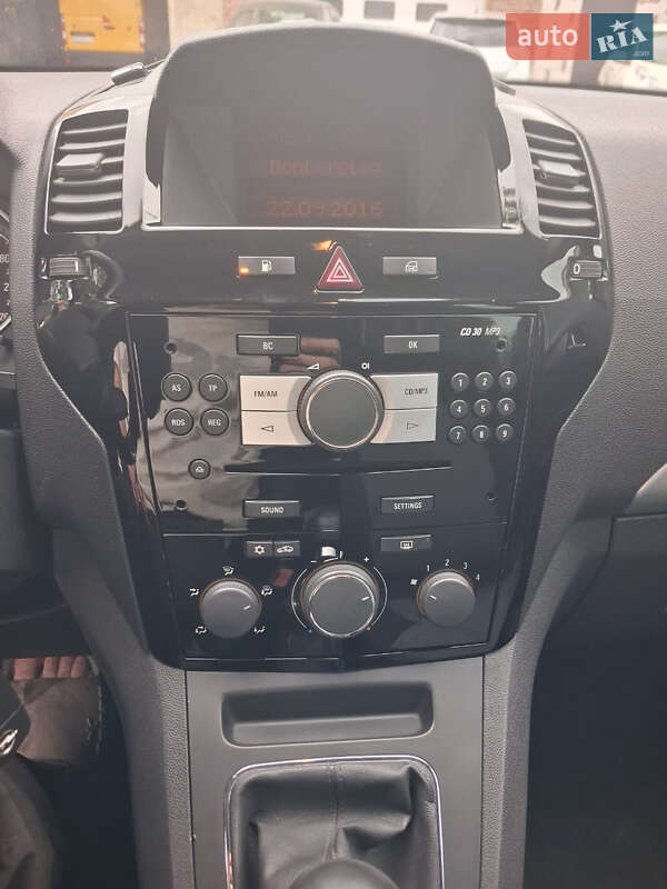 Мінівен Opel Zafira 2010 в Чернігові