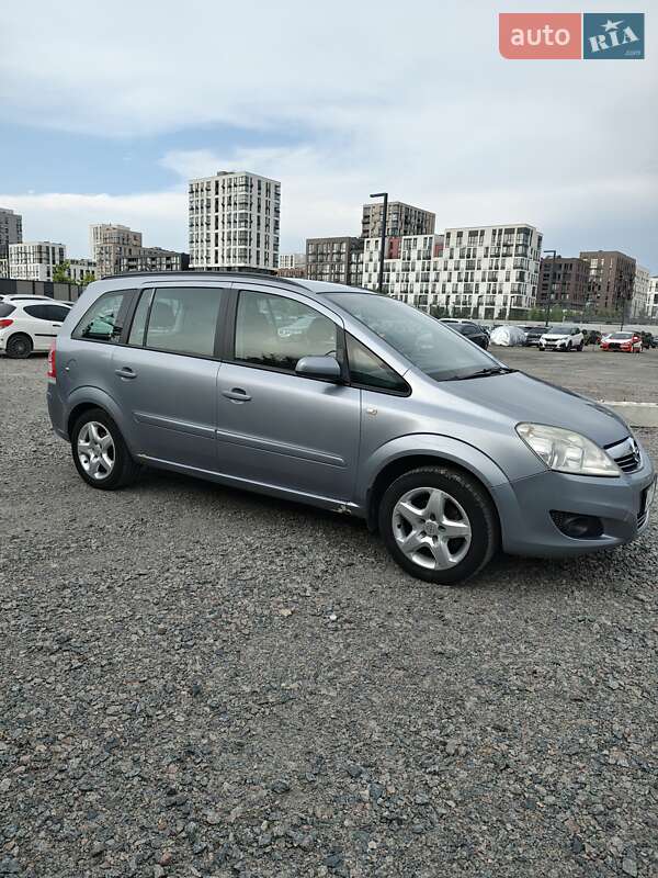 Мінівен Opel Zafira 2008 в Києві