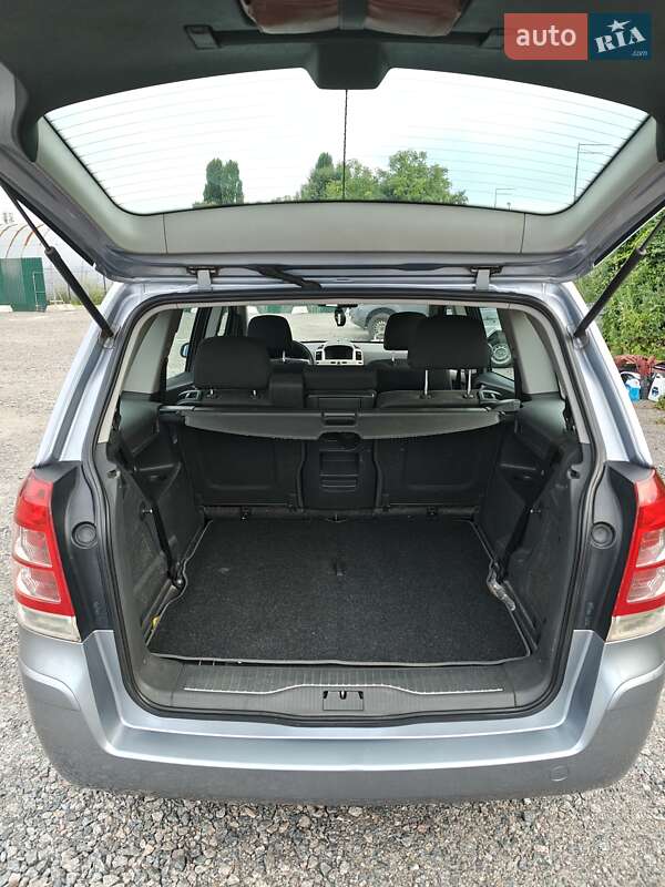Мінівен Opel Zafira 2008 в Києві