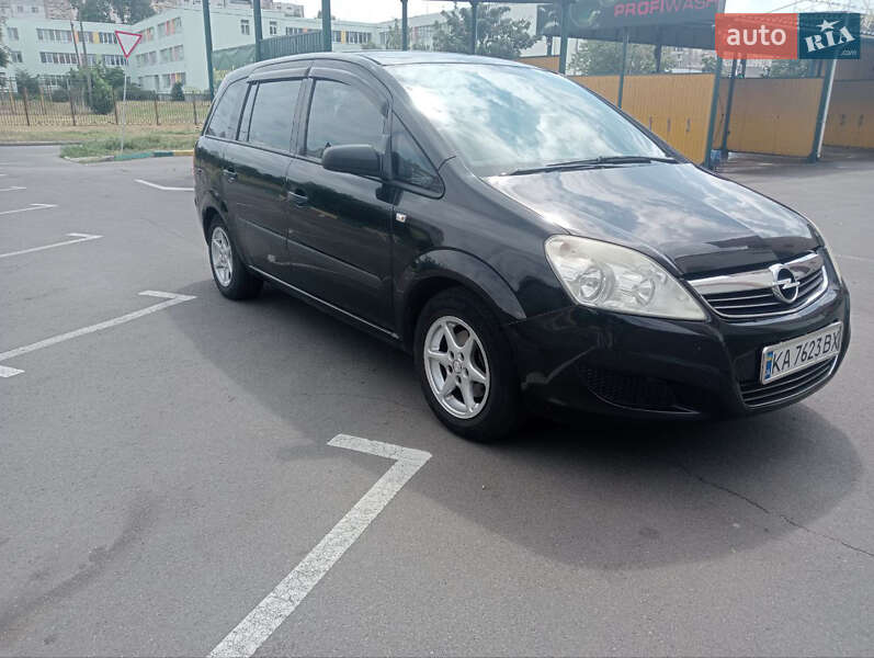 Минивэн Opel Zafira 2009 в Киеве