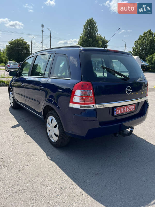 Минивэн Opel Zafira 2012 в Луцке