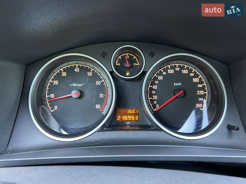 Минивэн Opel Zafira 2012 в Луцке