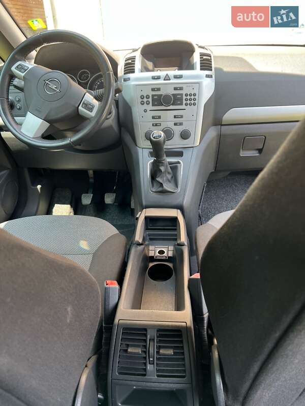 Минивэн Opel Zafira 2012 в Луцке