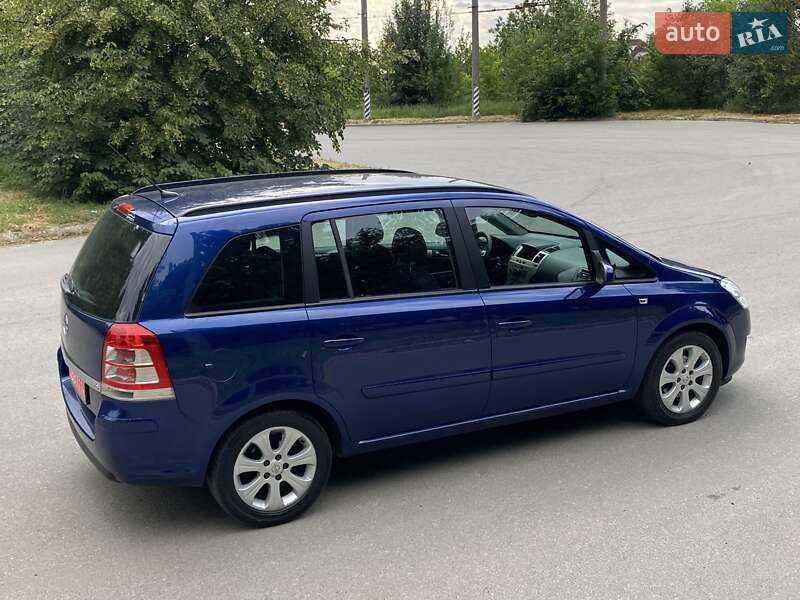 Минивэн Opel Zafira 2008 в Полтаве