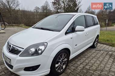 Минивэн Opel Zafira 2011 в 