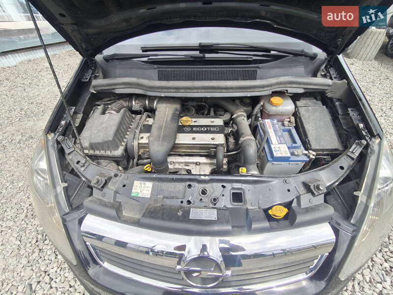 Минивэн Opel Zafira 2005 в Киеве