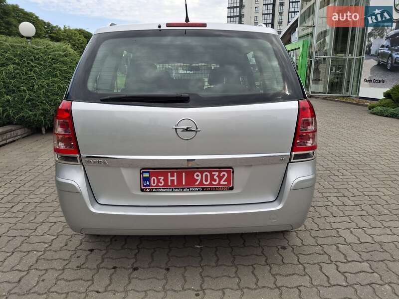 Минивэн Opel Zafira 2009 в Луцке
