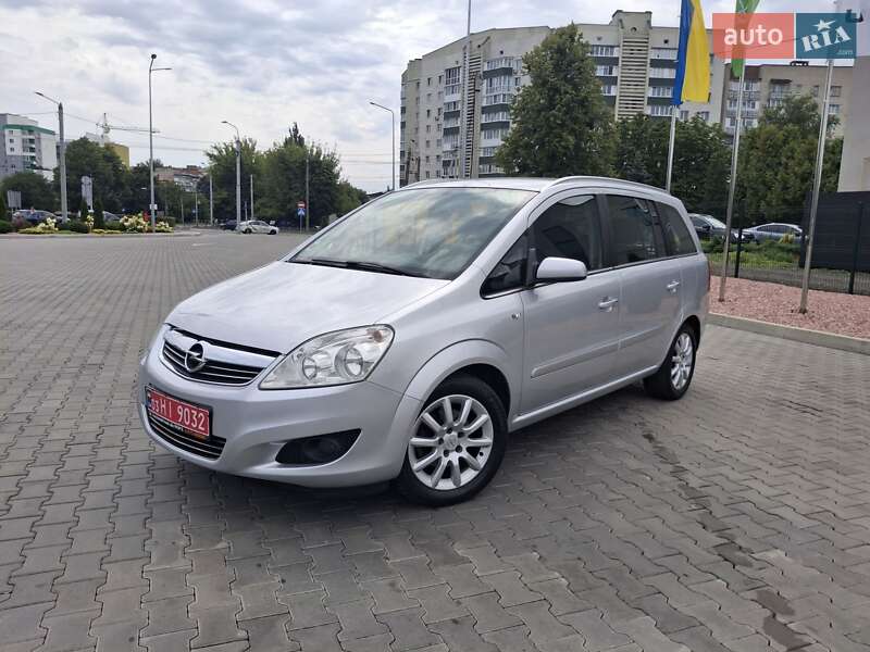 Минивэн Opel Zafira 2009 в Луцке