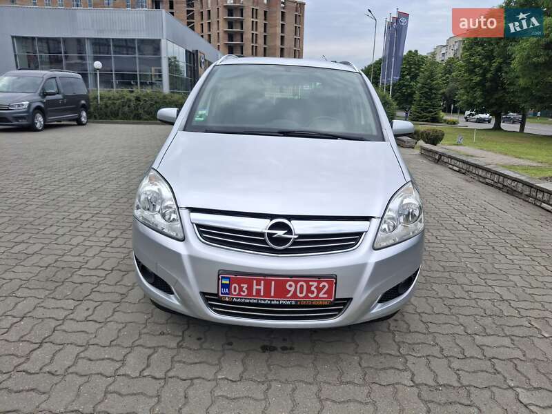 Минивэн Opel Zafira 2009 в Луцке