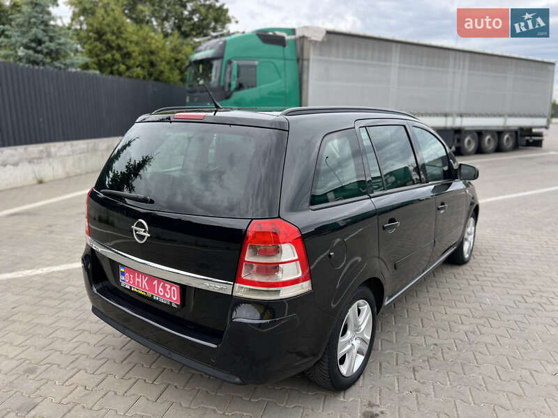 Минивэн Opel Zafira 2013 в Луцке