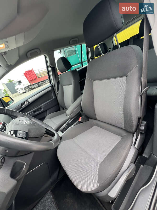 Минивэн Opel Zafira 2013 в Луцке