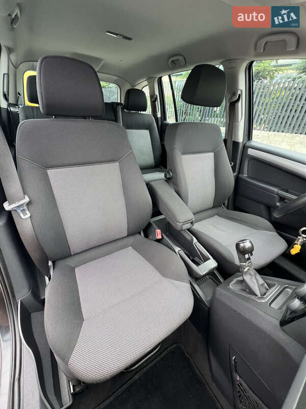 Минивэн Opel Zafira 2013 в Луцке