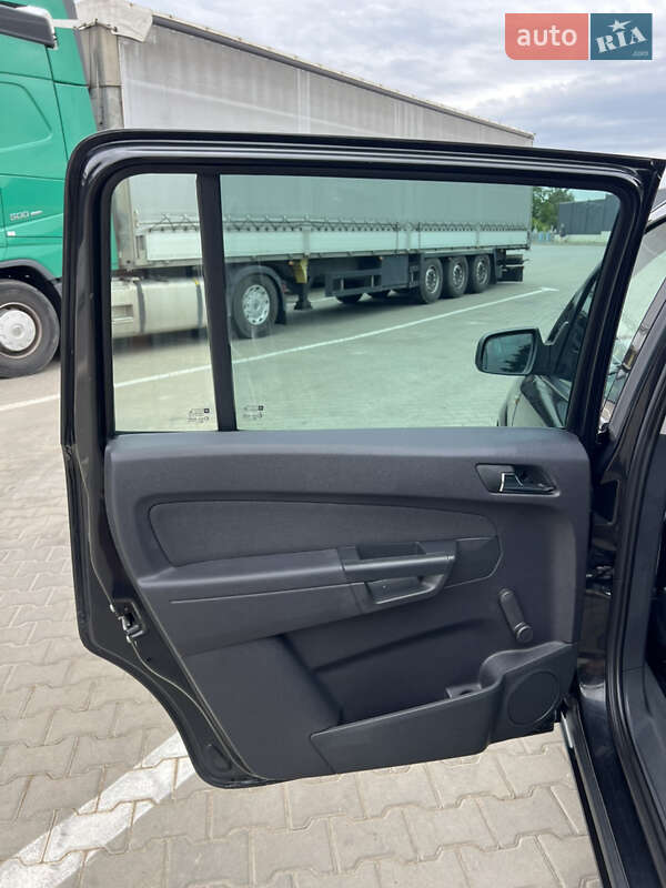 Минивэн Opel Zafira 2013 в Луцке