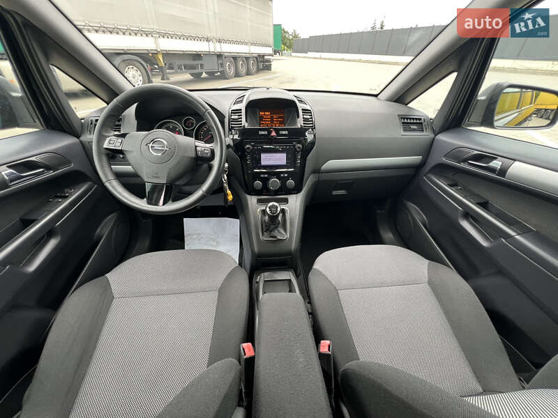 Минивэн Opel Zafira 2013 в Луцке