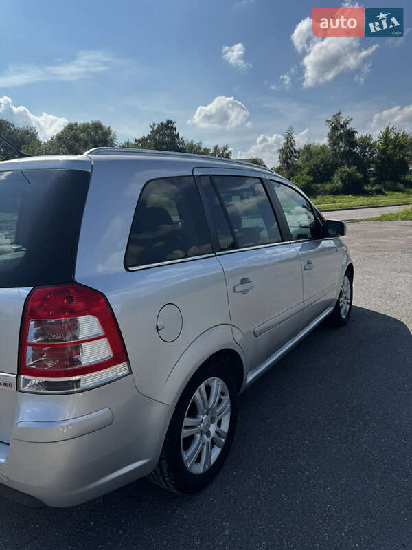 Минивэн Opel Zafira 2009 в Львове