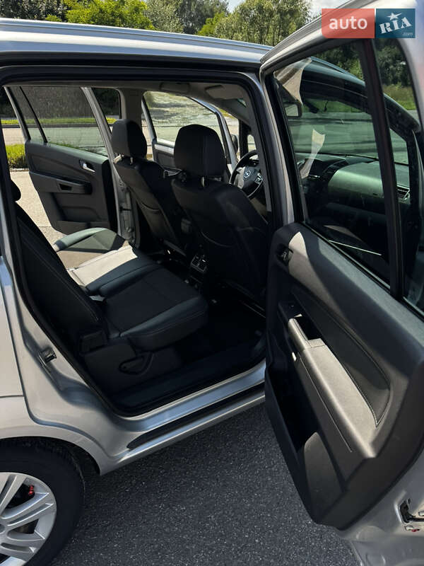 Минивэн Opel Zafira 2009 в Львове