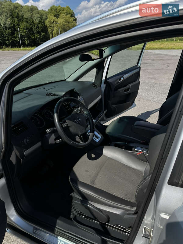 Минивэн Opel Zafira 2009 в Львове