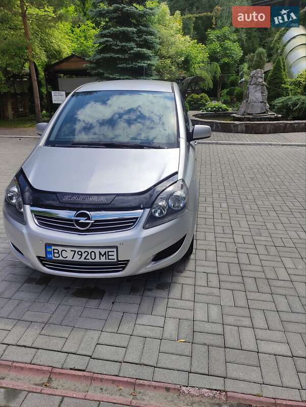 Мінівен Opel Zafira 2011 в Дрогобичі