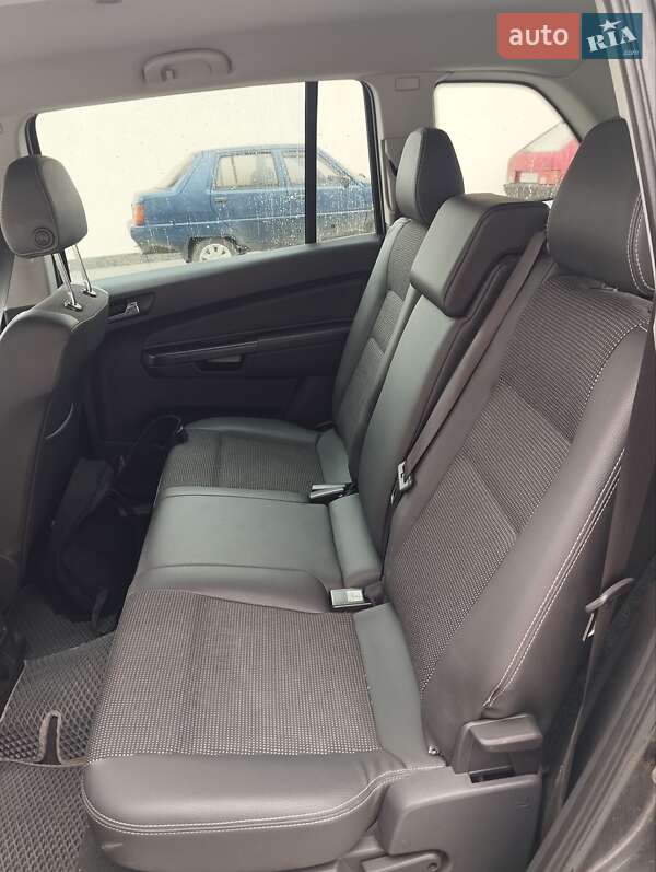 Минивэн Opel Zafira 2009 в Сарнах