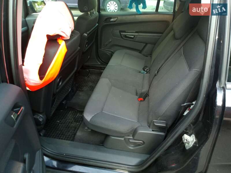 Минивэн Opel Zafira 2010 в Виннице