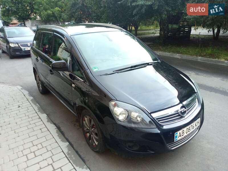 Минивэн Opel Zafira 2010 в Виннице