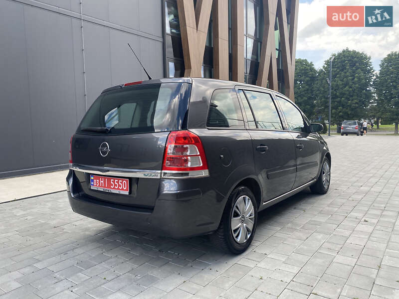 Минивэн Opel Zafira 2009 в Луцке