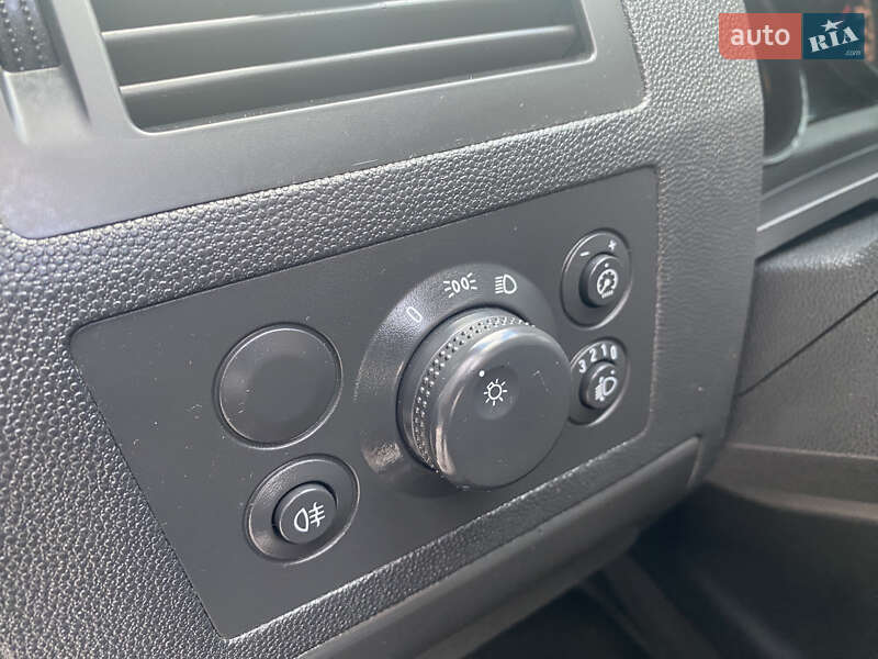 Минивэн Opel Zafira 2009 в Луцке